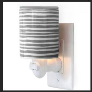 Electric Outlet Wax & Oil Warmer